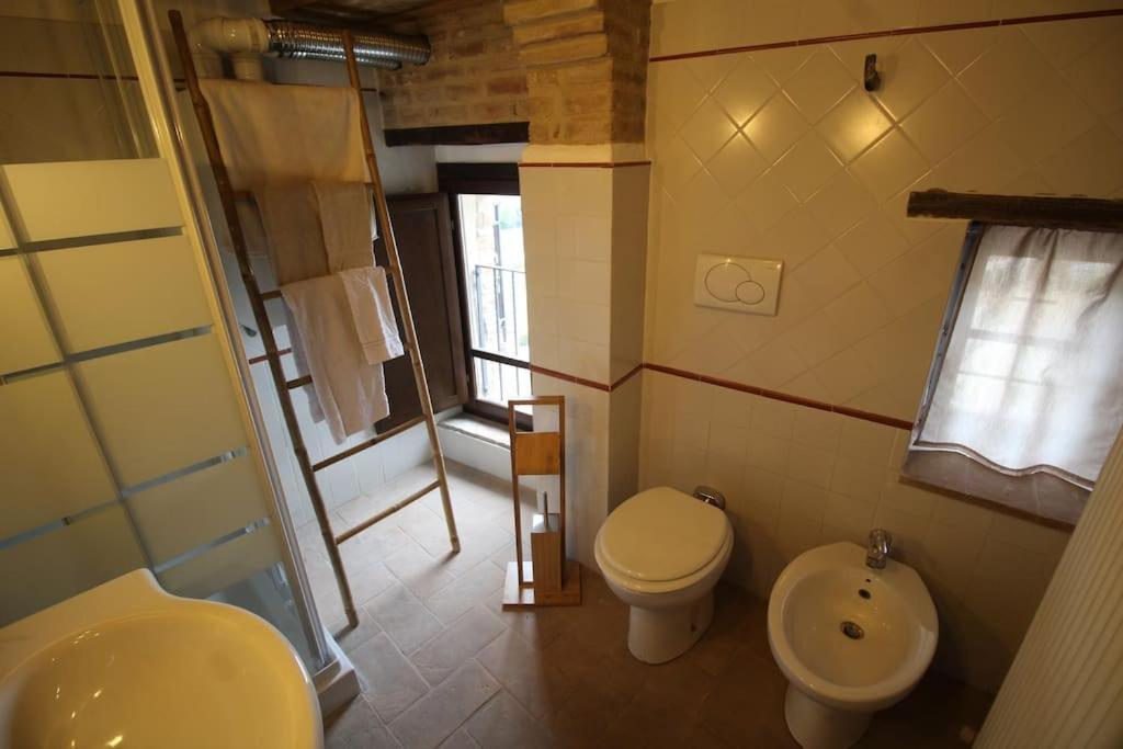 Casa Vacanze Castiglione - 4 Posti Letto Castiglione Della Valle Bagian luar foto