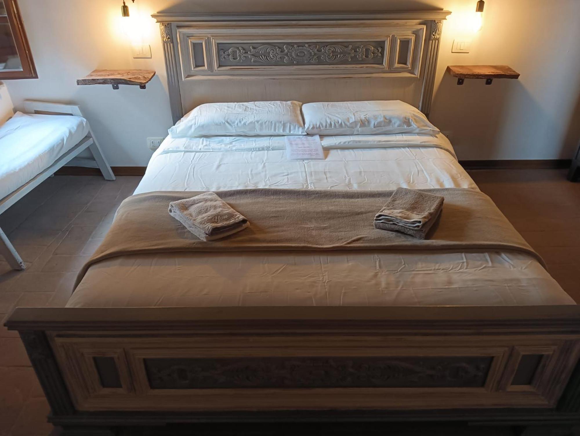 Casa Vacanze Castiglione - 4 Posti Letto Castiglione Della Valle Bagian luar foto
